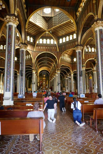 Cartago Cathédrale Intérieur Back in Costa Rica : Volcan Irazu et la vallée d’Orosi !